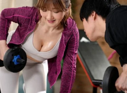 Nữ PT gợi cảm và chàng trai số hưởng mây mưa nhau