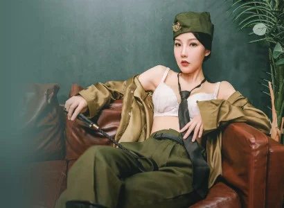Anh chàng nện nữ thủ trưởng vú to xinh đẹp