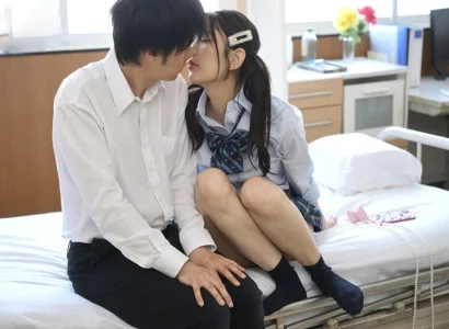 Gã nam sinh yếu đuối được khoa khôi địt ngay trong lớp học